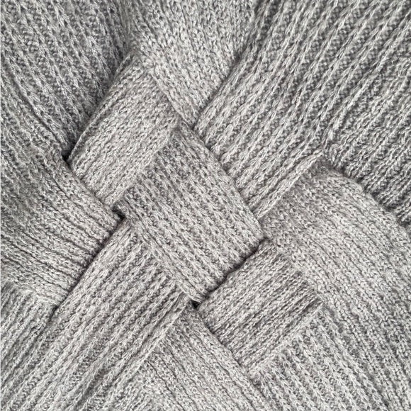 VENUS CROSSED FRONT PATTERN SIZE MEDIUM IN GRAY. SLEEVELESS VEST. - Picture 6 of 12